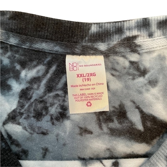 🎉 SALE NO Boundaries Sunflower Cropped Long Sleeve Tee - Picture 3 of 5